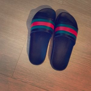 Slides size 9 female. Red Black Green Gucci style